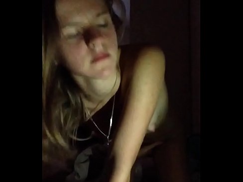 ❤️ Otu nwa agbọghọ na-eme onwe ya ma na-akpakọ ọnụ na porn% ig.porngifmag.ru%